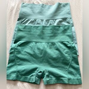 Set of two spandex shorts, non-branded size medium